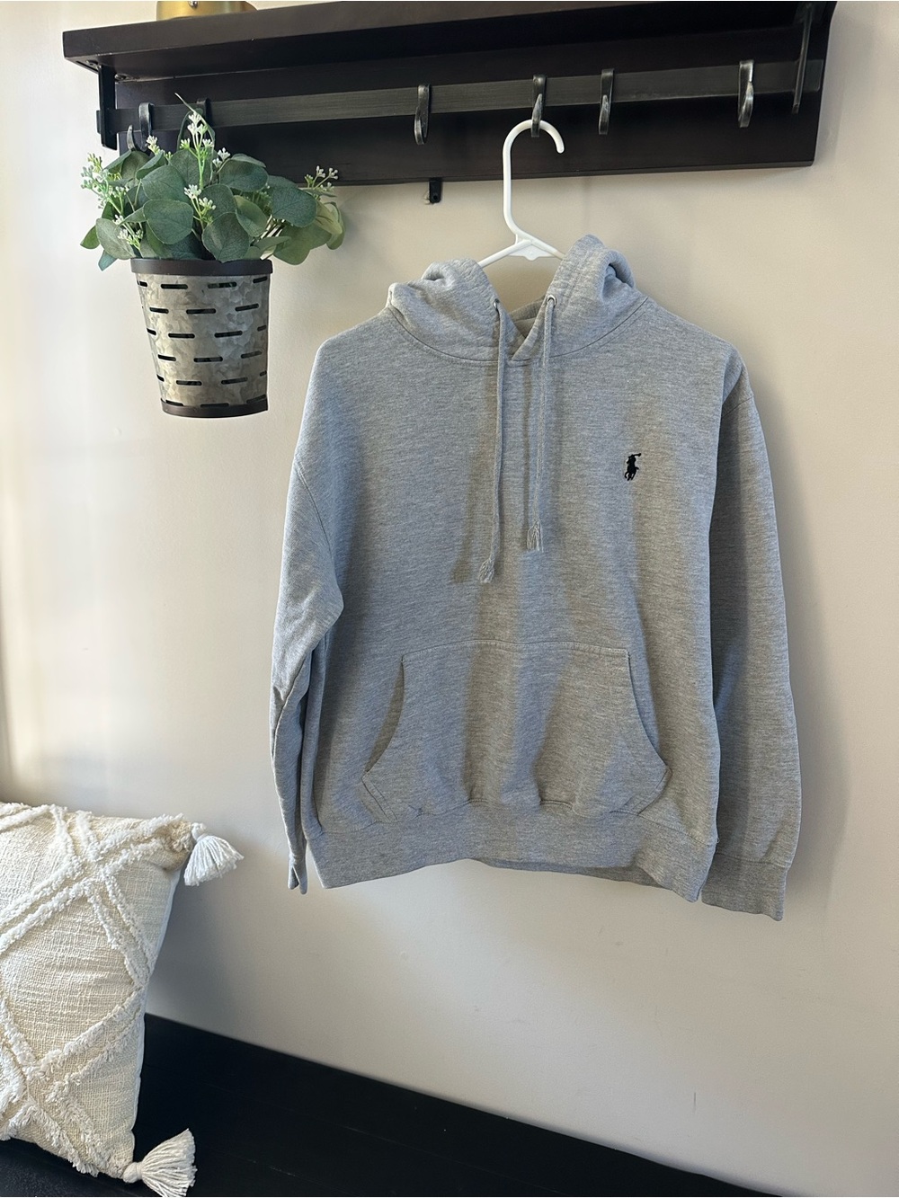 🍎 Men’s Polo Gray Hoodie